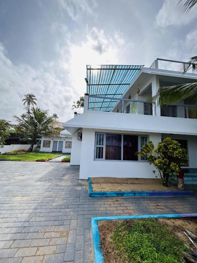 Chameleon Beach Resort, Cherai Kochi エクステリア 写真